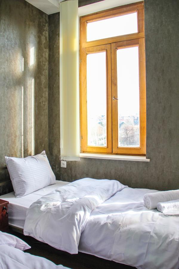 Mr Alex Hostel Tbilisi Exterior photo